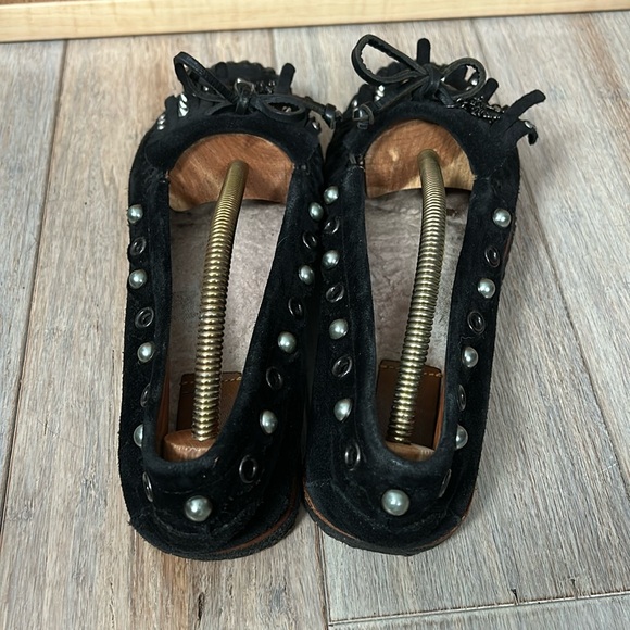 Coach Roccasin Slip On Black Studded Fringe Suede size 8.5 B EUR 39 - Picture 2 of 16